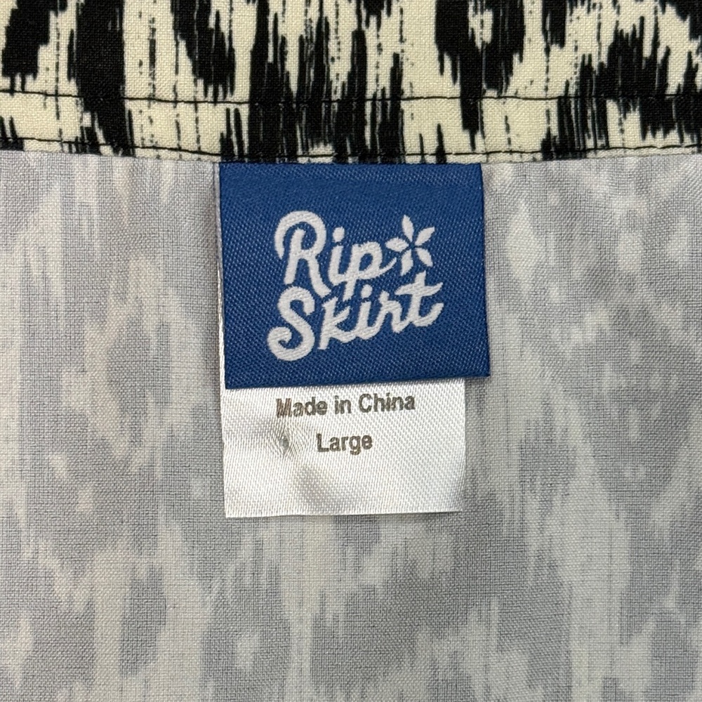 Black and Cream Patterned Women’s Pencil Skirt - Picture 5 of 6